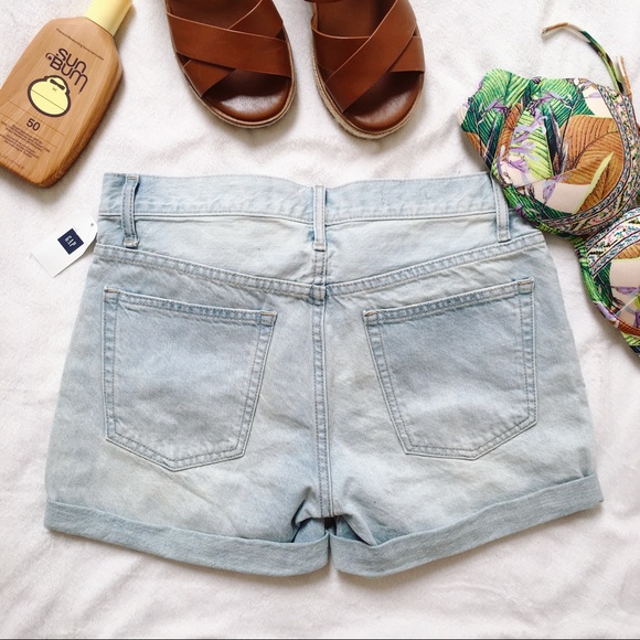 GAP 1969 Light Wash Sexy Boyfriend Denim Shorts - Picture 6 of 8